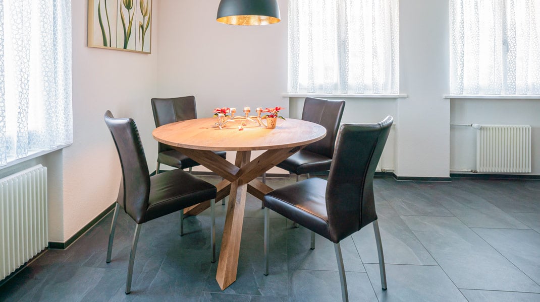 Massivholztisch