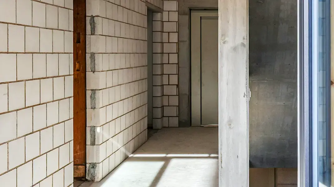 Nach der Planung perfekt umgesetzt. Mauerwerk, Beton und Lifteinbau