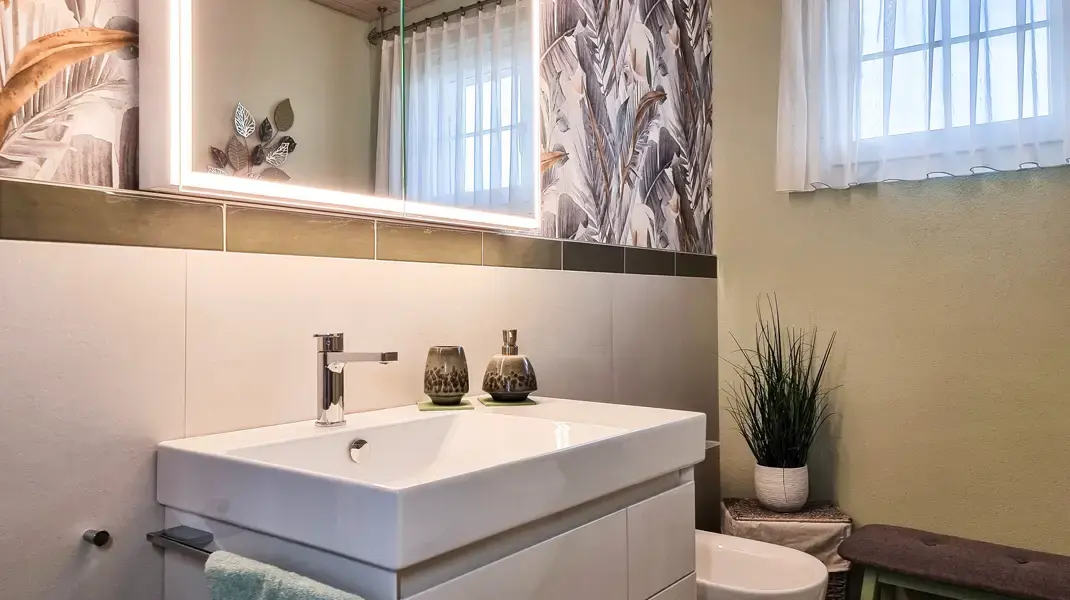 Stimmiges Gesamtbild durch Farbberatung und Badsanierung